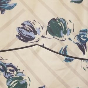 Banana Republic Dresses - Banana Republic Floral Dress Petite 6 Banana Republic Dresses - Banana Republic Floral Dress Petite 6